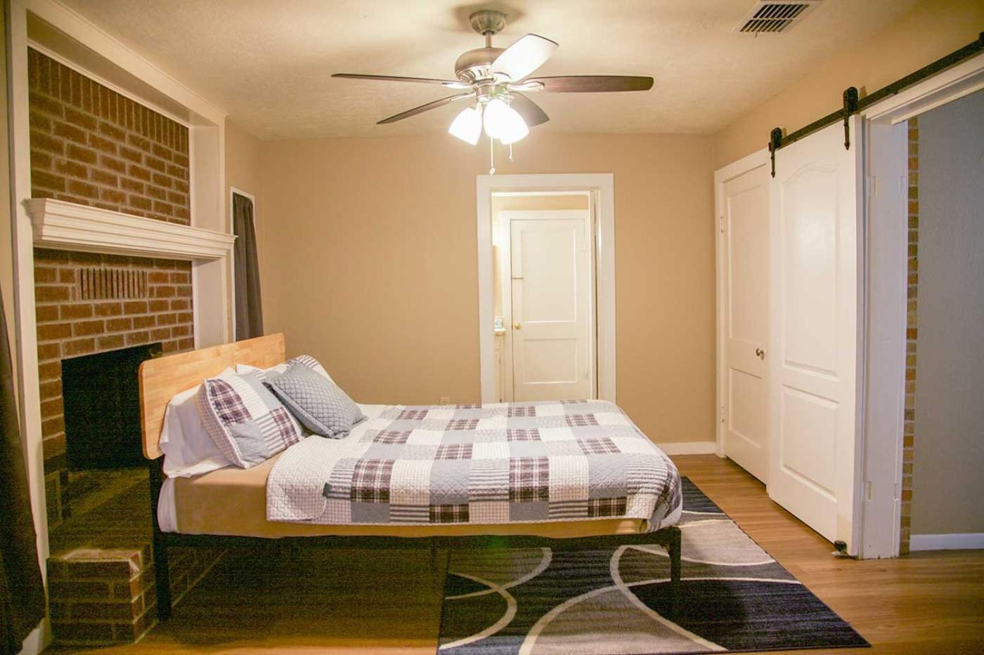 Shiner Country Inn المظهر الخارجي الصورة